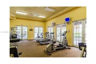 950 SW 147th Ave, Pembroke Pines, FL 33027 - Photo 17