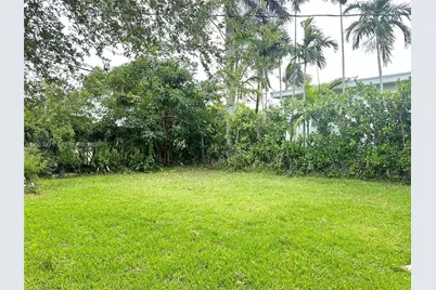956 NE 80th St, Miami, FL 33138 - Photo 9