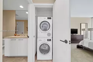 6799 Collins Ave, Miami Beach, FL 33141 - Photo 17