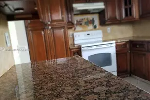 309 Lakeview Dr, Weston, FL 33326 - Photo 7