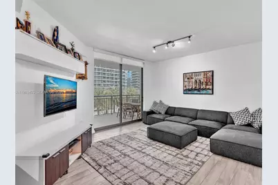999 SW 1st Ave #1201, Miami, FL 33130 - Photo 5