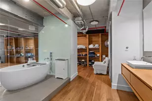 1749 NE Miami Ct, Miami, FL 33132 - Photo 33