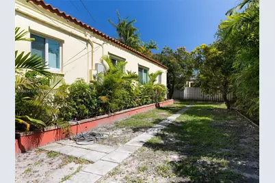630 SW 25th Rd, Miami, FL 33129 - Photo 29