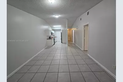 9287 NW 18th St, Pembroke Pines, FL 33024 - Photo 5