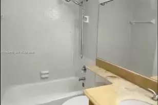 801 Brickell Bay Dr, Miami, FL 33131 - Photo 13