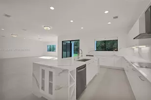 10386 SW 57th Ct, Cooper City, FL 33328 - Photo 9