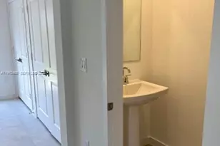 540 NE 4th St, Florida City, FL 33034 - Photo 9