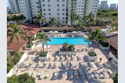 20000 E Country Club Dr #716, Aventura, FL 33180 - Photo 47