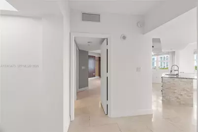 20000 E Country Club Dr #716, Aventura, FL 33180 - Photo 21