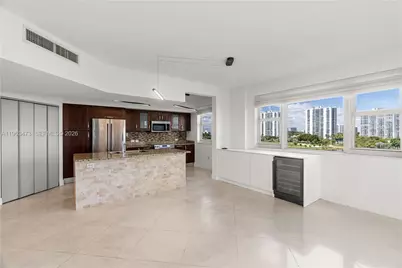 20000 E Country Club Dr #716, Aventura, FL 33180 - Photo 7