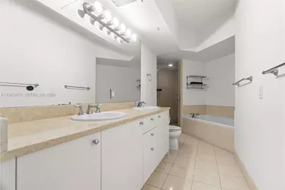 20000 E Country Club Dr #716, Aventura, FL 33180 - Photo 29