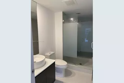 31 SE 6th St #404, Miami, FL 33131 - Photo 7
