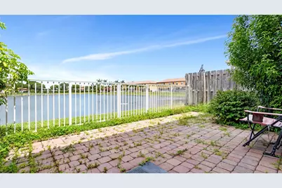 8678 NW 113th Ct, Doral, FL 33178 - Photo 11