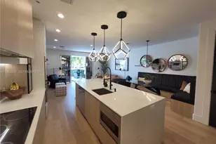 1372 Bayview Dr, Fort Lauderdale, FL 33304 - Photo 3