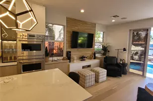 1372 Bayview Dr, Fort Lauderdale, FL 33304 - Photo 5