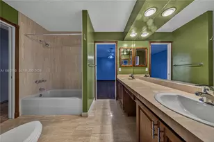 6621 E Tropical Way, Plantation, FL 33317 - Photo 27