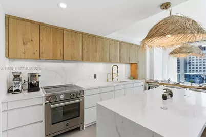 200 Biscayne Blvd Wy #706, Miami, FL 33131 - Photo 15