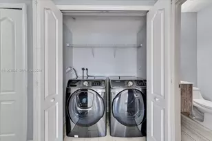 150 Jacaranda Country Club Dr, Plantation, FL 33324 - Photo 29