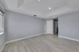 150 Jacaranda Country Club Dr, Plantation, FL 33324 - Photo 33