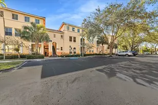 150 Jacaranda Country Club Dr, Plantation, FL 33324 - Photo 43