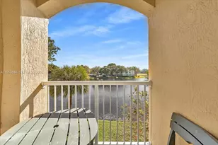150 Jacaranda Country Club Dr, Plantation, FL 33324 - Photo 17