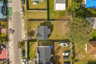 1751 NW 76th St, Miami, FL 33147 - Photo 27