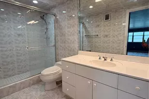 5825 Collins Ave, Miami Beach, FL 33140 - Photo 17