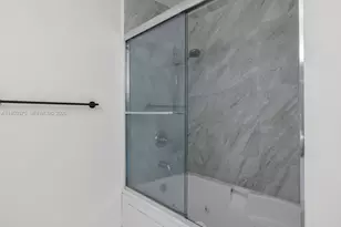 31 SE 5th St, Miami, FL 33131 - Photo 19