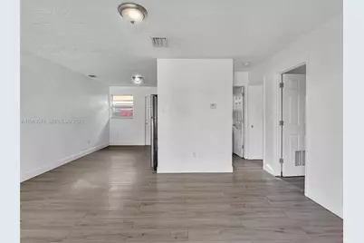 2512 NW 9th Pl #2, Fort Lauderdale, FL 33311 - Photo 3