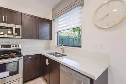 20814 NE 5th Ct #20814, Miami, FL 33179 - Photo 9