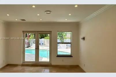 827 N Southlake Dr #827, Hollywood, FL 33019 - Photo 11