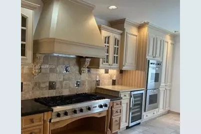 827 N Southlake Dr #827, Hollywood, FL 33019 - Photo 9