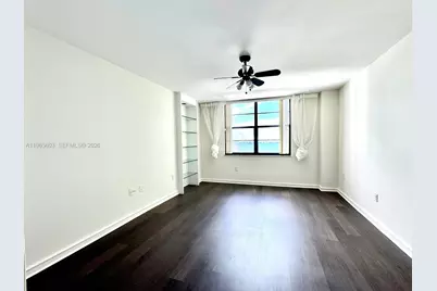 2333 Brickell Ave #2607, Miami, FL 33129 - Photo 5