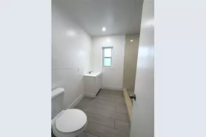 121 Flagami Blvd #Front, Miami, FL 33144 - Photo 13