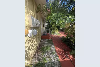 1930 Pierce St, Hollywood, FL 33020 - Photo 11