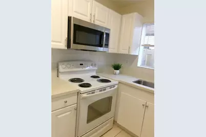 2169 NW 1st Ter #2169, Miami, FL 33125 - Photo 5