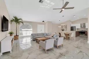 10425 NW 48th Manor, Coral Springs, FL 33076 - Photo 3