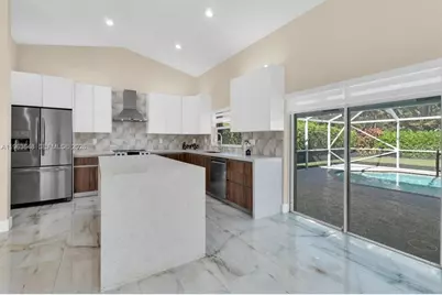 10425 NW 48th Mnr, Coral Springs, FL 33076 - Photo 13