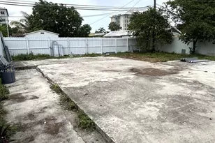 533 E 23rd St, Hialeah, FL 33013 - Photo 15