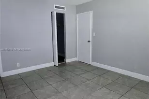 7925 Fairview Dr, Tamarac, FL 33321 - Photo 9