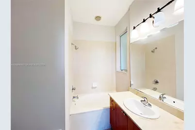 8800 NW 107th Ct #211, Doral, FL 33178 - Photo 7