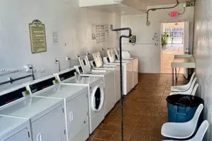 7900 Tatum Waterway Dr, Miami Beach, FL 33141 - Photo 23