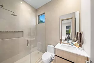 19701 NE 21st Ct, Miami, FL 33179 - Photo 35