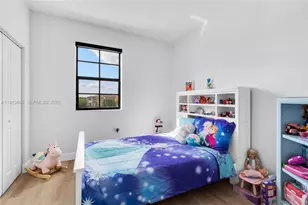 9393 W 33rd Way, Hialeah, FL 33018 - Photo 23