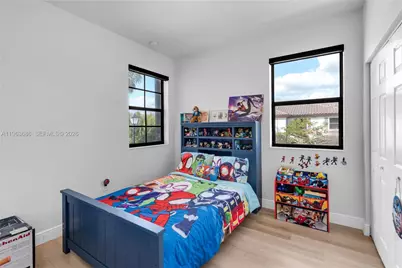 9393 W 33rd Way, Hialeah, FL 33018 - Photo 21