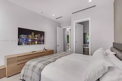 285 W Mashta Dr, Key Biscayne, FL 33149 - Photo 17