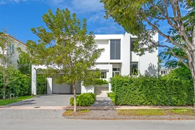 285 W Mashta Dr, Key Biscayne, FL 33149 - Photo 1