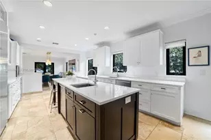 744 Lakeview Dr, Miami Beach, FL 33140 - Photo 9