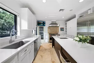 744 Lakeview Dr, Miami Beach, FL 33140 - Photo 7