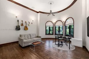 744 Lakeview Dr, Miami Beach, FL 33140 - Photo 23